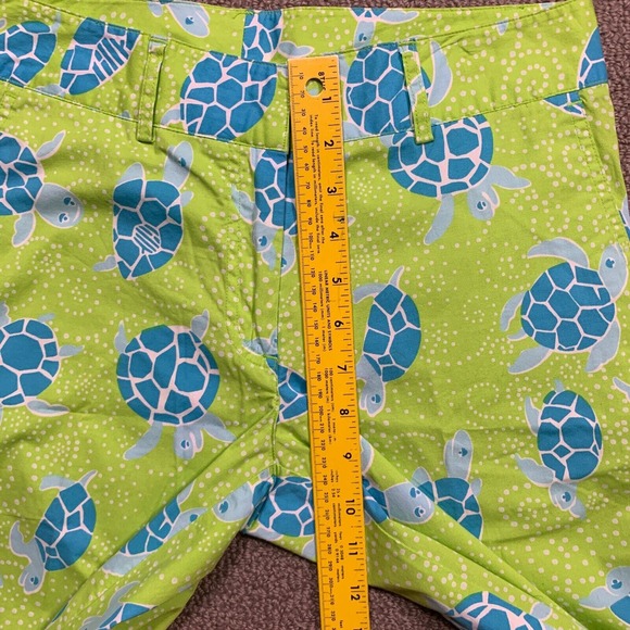 Vintage Lilly Pulitzer Pants 4 Green Turtle Print White Label Stretch Capri - Picture 5 of 12